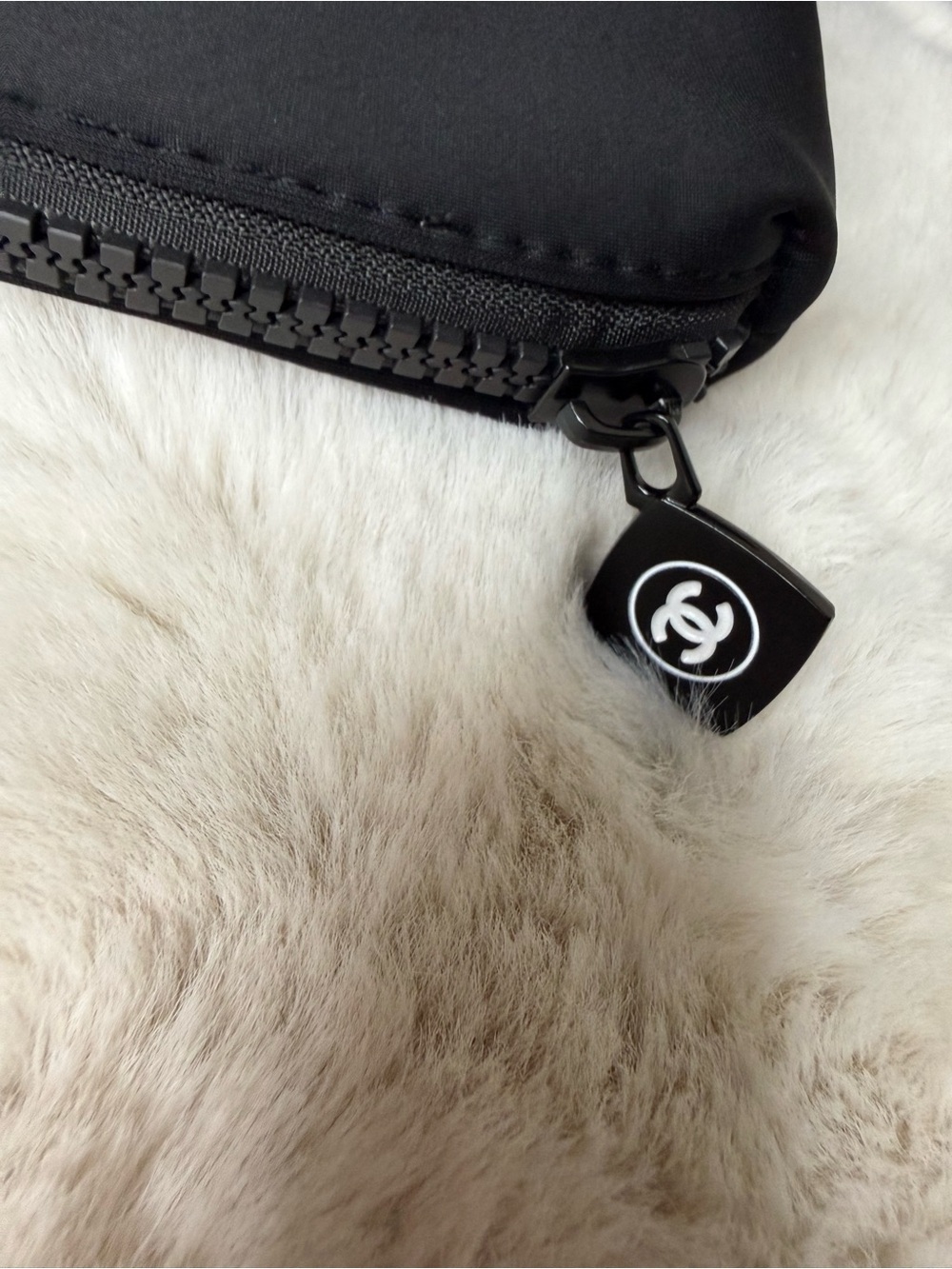 CHANEL Black Leather Accessories Pouch with White Logo - Picture 4 of 6